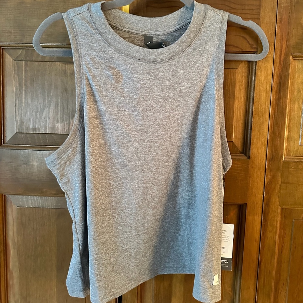 Vuori Energy Crop Tank Top - Women's Large Color Heather Grey NWT